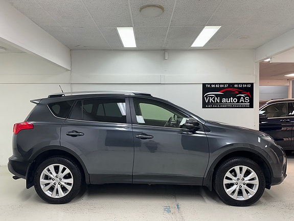 Toyota RAV4 4 of 5