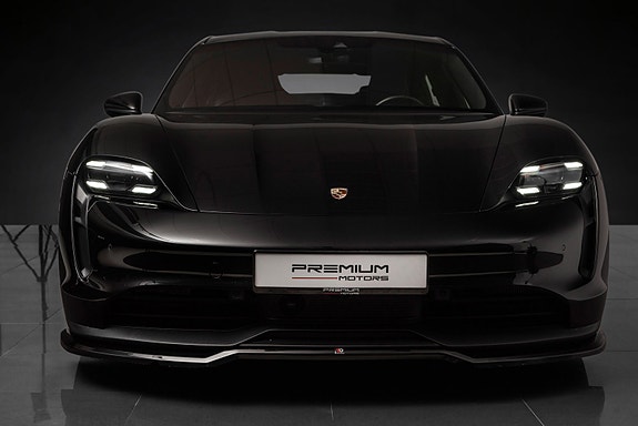 Porsche Taycan 4 of 5