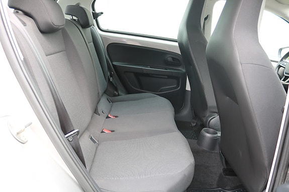 Volkswagen UP! 15 of 19