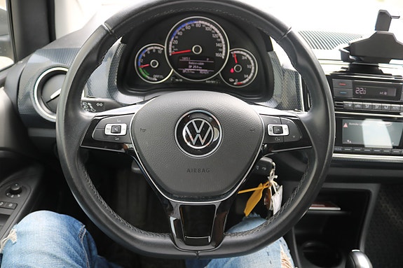 Volkswagen UP! 18 of 19
