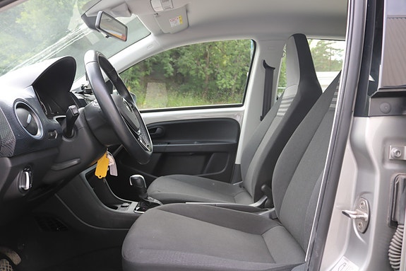 Volkswagen UP! 11 of 19