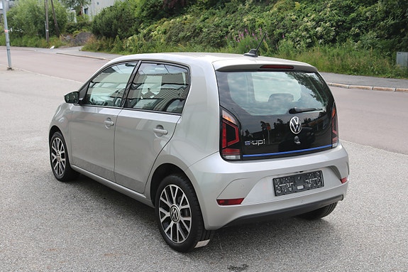 Volkswagen UP! 4 of 5