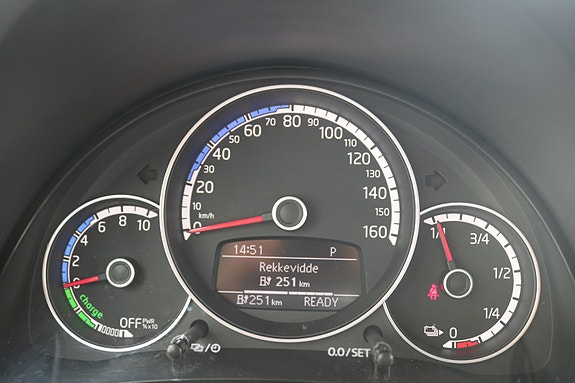 Volkswagen UP! 19 of 19