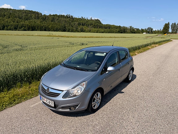 Opel Corsa 2 of 5