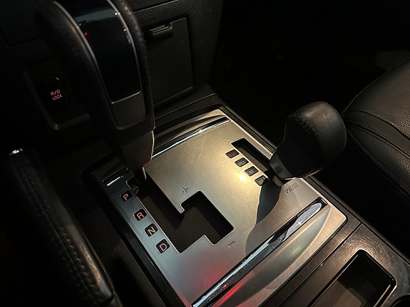 Mitsubishi Pajero 24 of 30