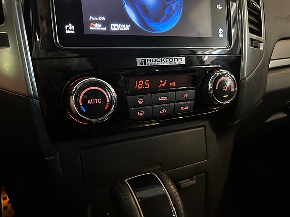Mitsubishi Pajero 23 of 30