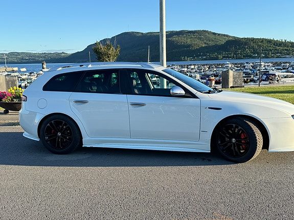 Alfa Romeo 159 3 of 5