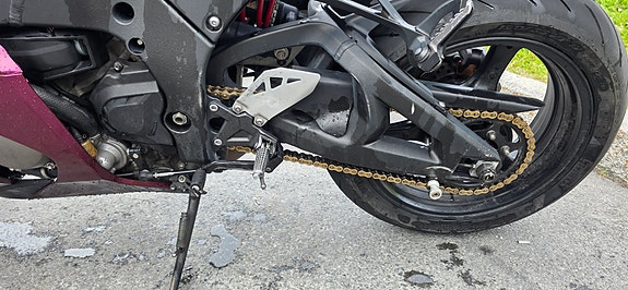Kawasaki Ninja ZX-10R 11 of 12