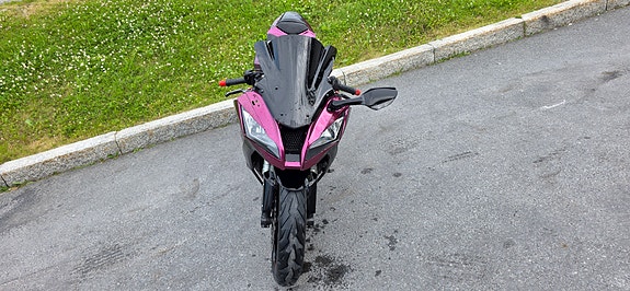Kawasaki Ninja ZX-10R 2 of 12