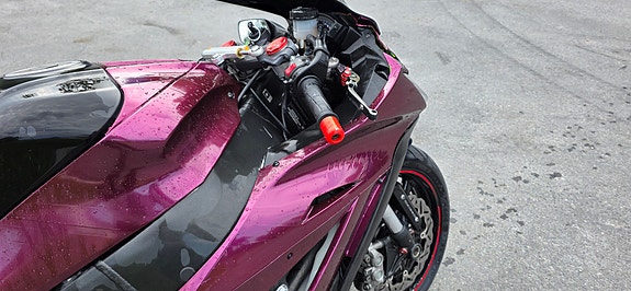 Kawasaki Ninja ZX-10R 5 of 12