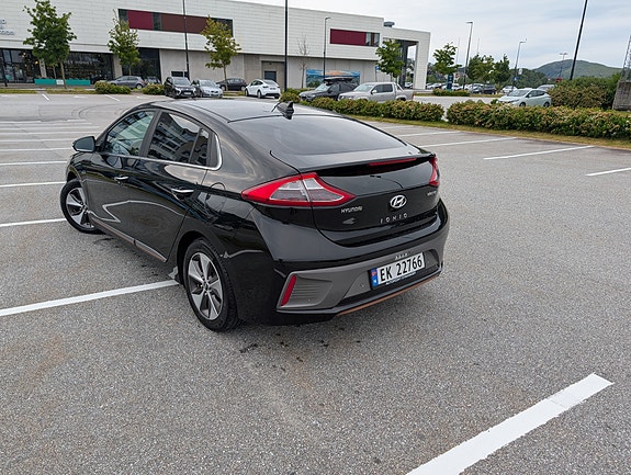 Hyundai IONIQ 3 of 5