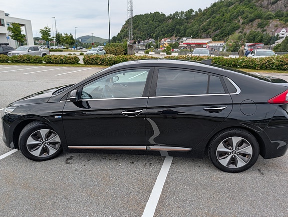 Hyundai IONIQ 4 of 5