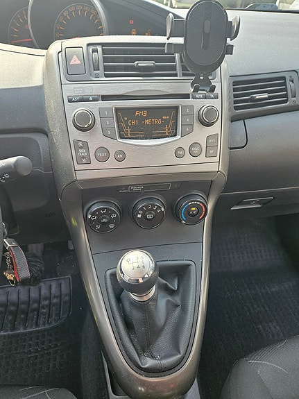Toyota Verso 4 of 5