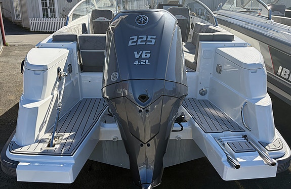KUPP! NY Ibiza 690 Touring m/Yamaha F225 V6 + Vinsj, Thruster, Stereo ++ 4 of 5