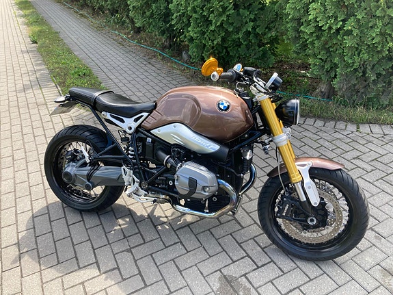 BMW 2 of 5