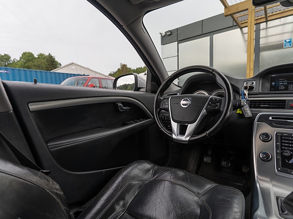 Volvo V70 27 of 30