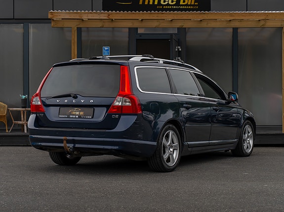 Volvo V70 7 of 30