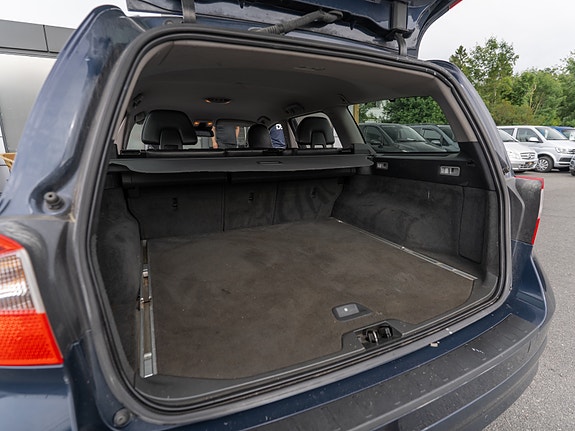Volvo V70 16 of 30