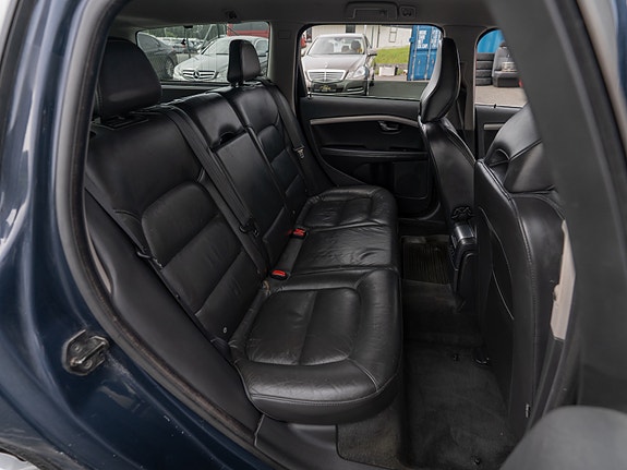 Volvo V70 24 of 30