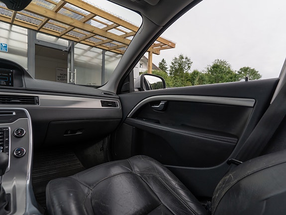 Volvo V70 28 of 30