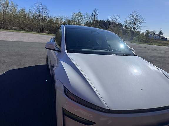 Tesla Model Y 2 of 5