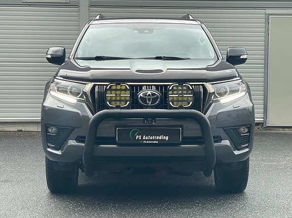 Toyota Land Cruiser 5 of 5