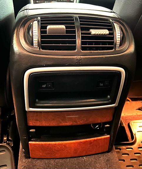 Porsche Cayenne 13 of 16
