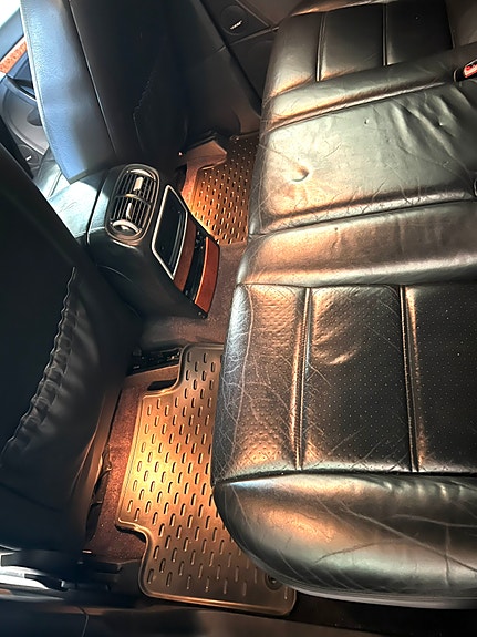 Porsche Cayenne 12 of 16