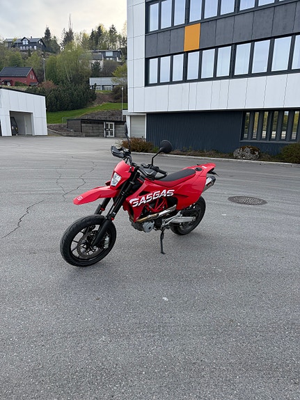 GasGas SM 700 2 of 5
