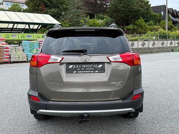 Toyota RAV4 5 of 5