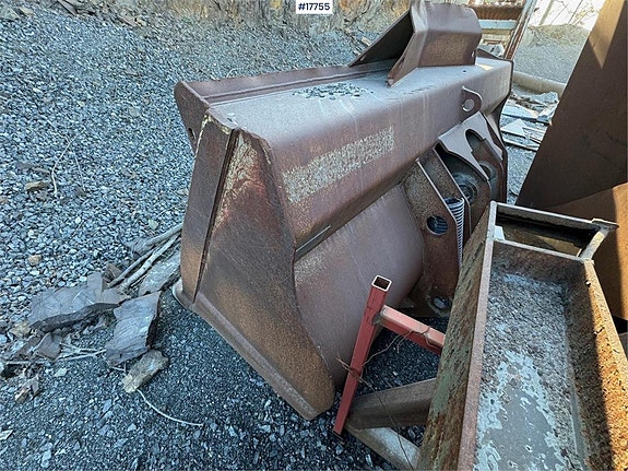 Andre Gjerstad Wheel loader bucket. 4 of 5