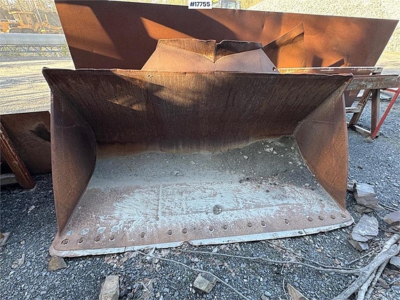 Andre Gjerstad Wheel loader bucket. 2 of 5