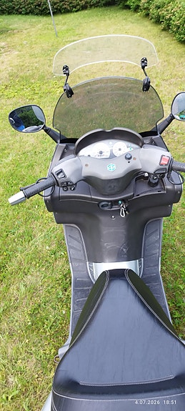 Piaggio X8 200 5 of 5