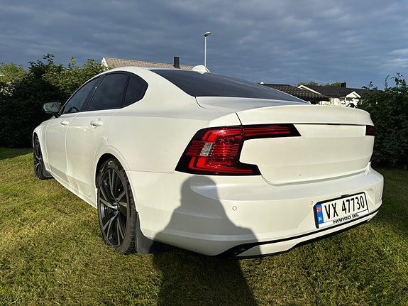 Volvo S90 2 of 25