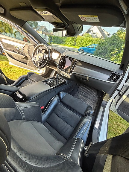 Volvo S90 13 of 25