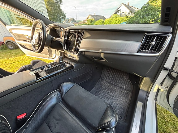 Volvo S90 14 of 25