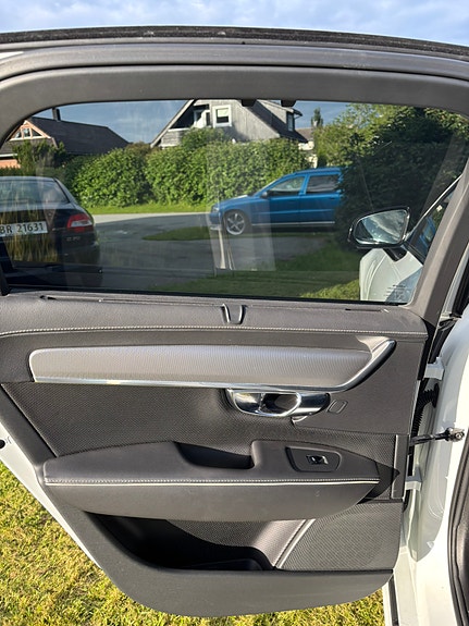 Volvo S90 16 of 25