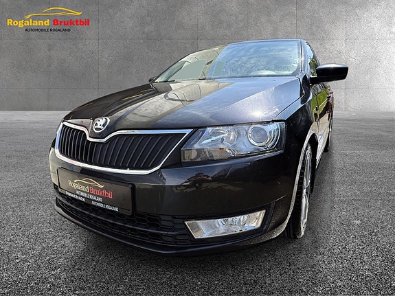 Skoda Rapid 2 of 5