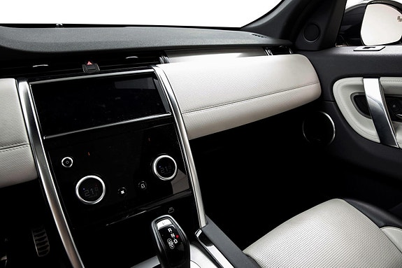 Land Rover Discovery Sport 17 of 30