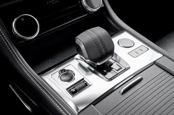 Jaguar F-PACE 20 of 30