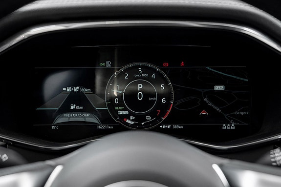 Jaguar F-PACE 19 of 30