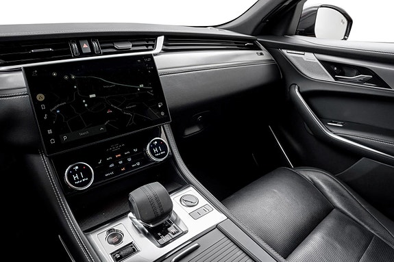 Jaguar F-PACE 12 of 30