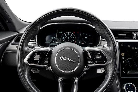 Jaguar F-PACE 16 of 30