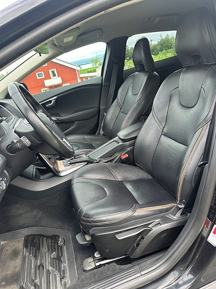 Volvo V40 Cross Country 11 of 18
