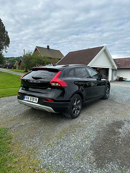 Volvo V40 Cross Country 6 of 18