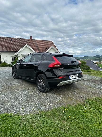 Volvo V40 Cross Country 4 of 5