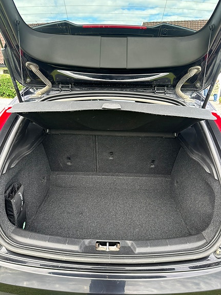 Volvo V40 Cross Country 15 of 18