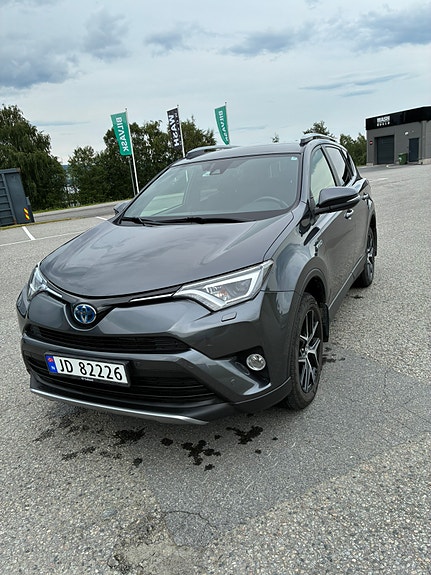 Toyota RAV4 3 of 5