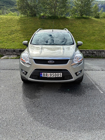 Ford Kuga 3 of 5