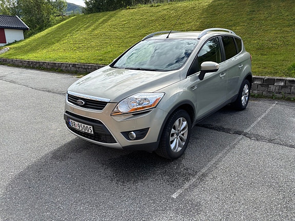 Ford Kuga 2 of 5